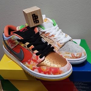 Nike SB Dunk Low Street Hawker